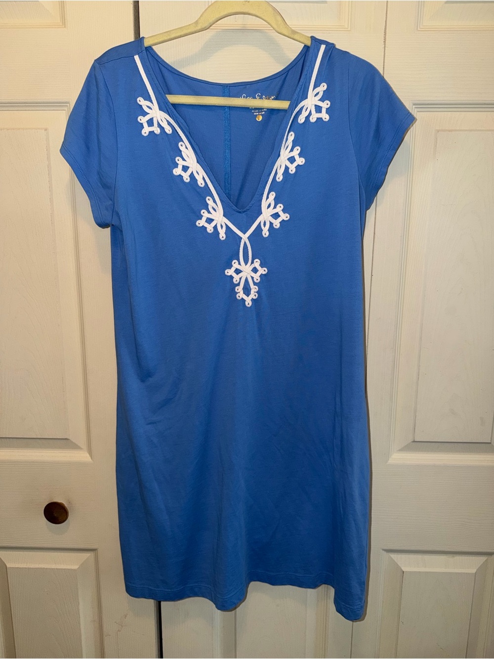 Lilly Pulitzer Blue V-Neck with White Embroidery dress with flaws